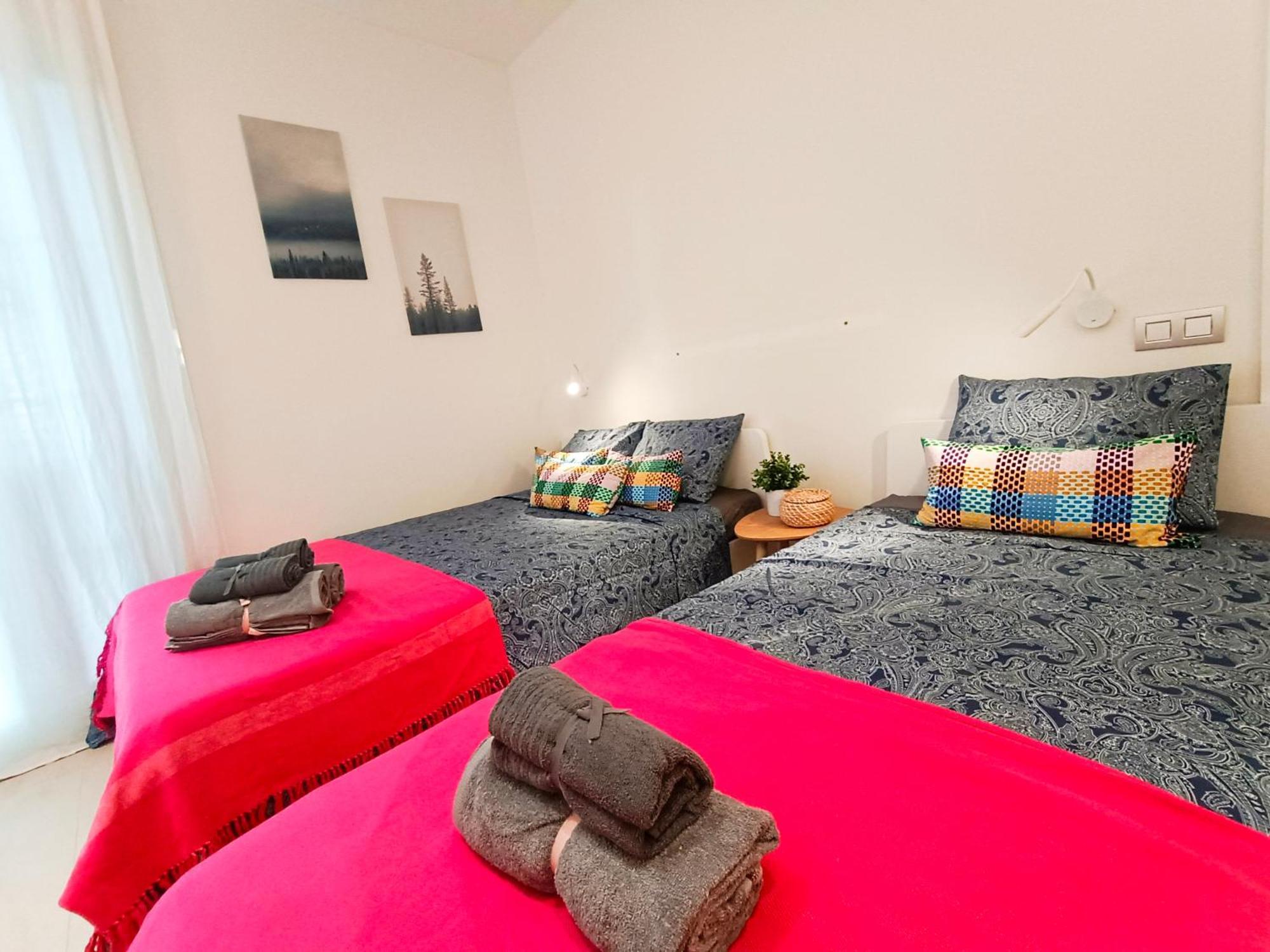 Oasis Rooms Barcelona - By Ronda Universidad Bagian luar foto